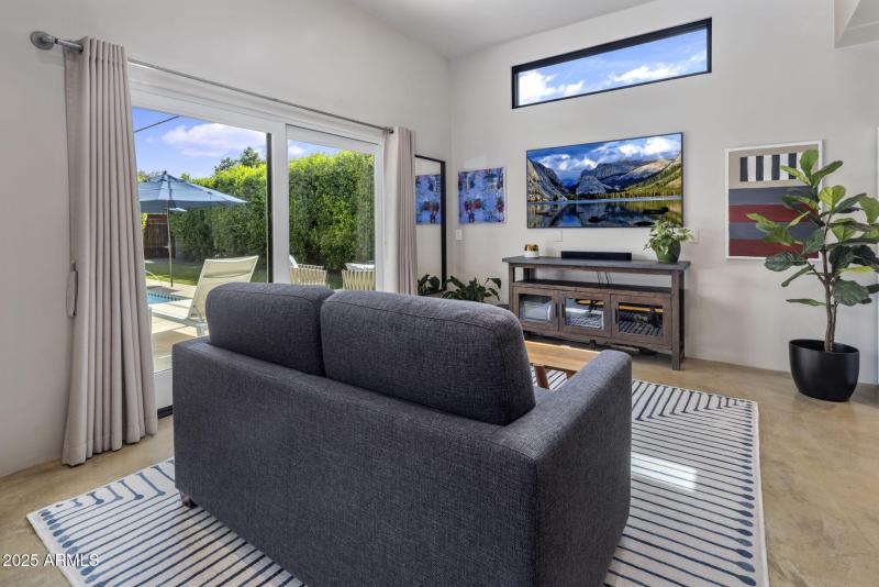 Guest House Living Rm