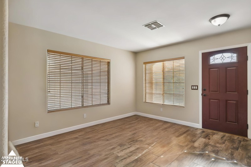 9-web-or-mls-23222-n-22nd-pl