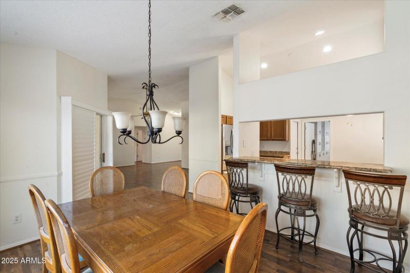 Breakfast Room/Dining