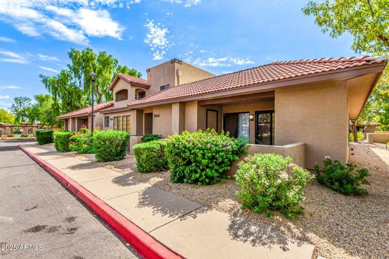 8625 E Belleview Pl #1006 Single Level