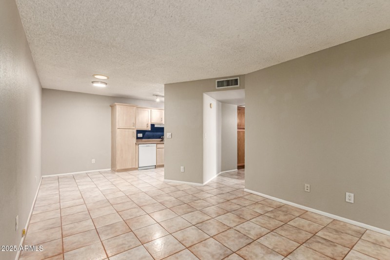Living Room/Dining