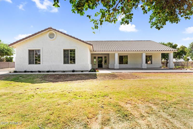 1-web-or-mls-18047 E Vencino-56