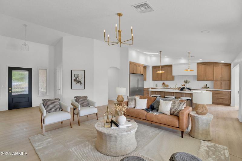 7-web-or-mls-18047 E Vencino-11