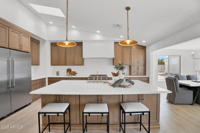 10-web-or-mls-18047 E Vencino-13