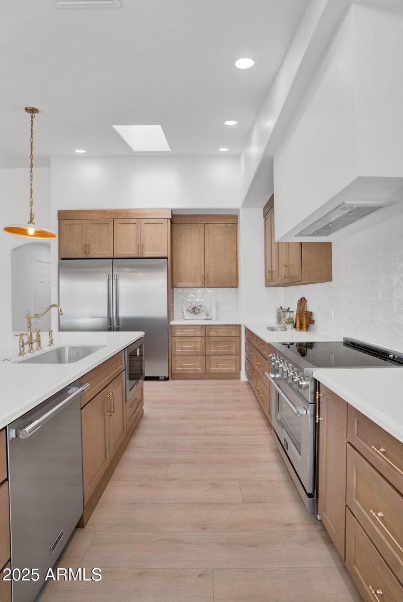 14-web-or-mls-18047 E Vencino-20