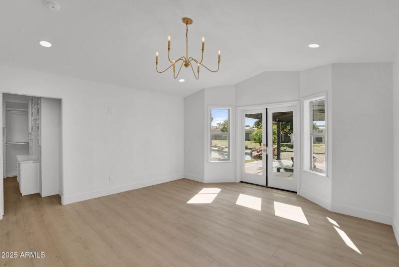 20-web-or-mls-18047 E Vencino-24