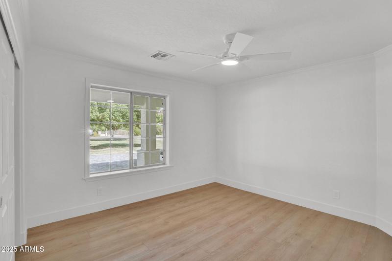 29-web-or-mls-18047 E Vencino-39