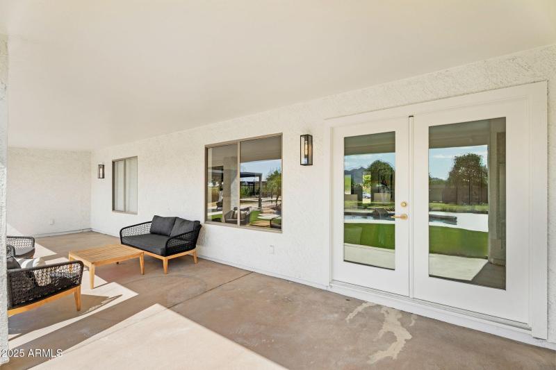 46-web-or-mls-18047 E Vencino-47