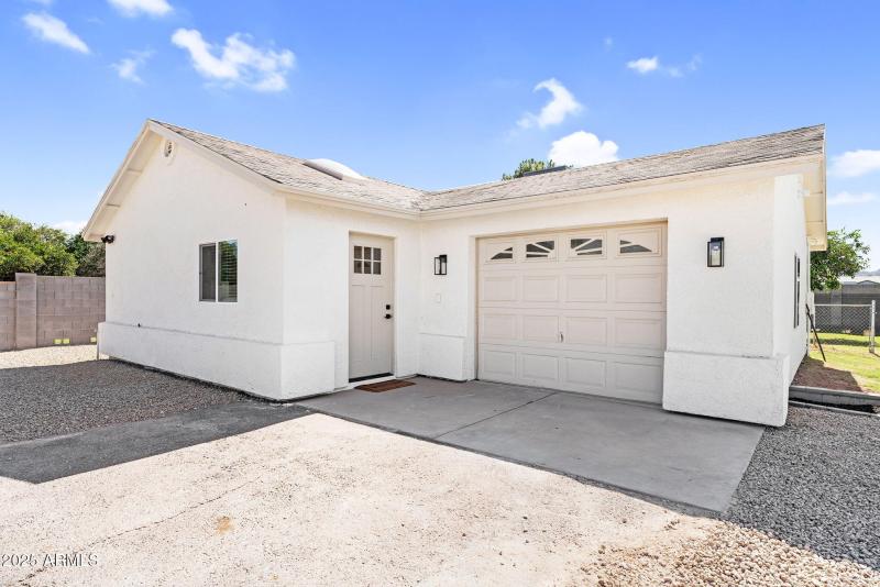 48-web-or-mls-18047 E Vencino-3