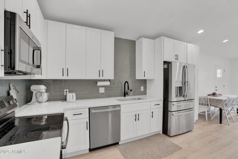 53-web-or-mls-18047 E Vencino-22