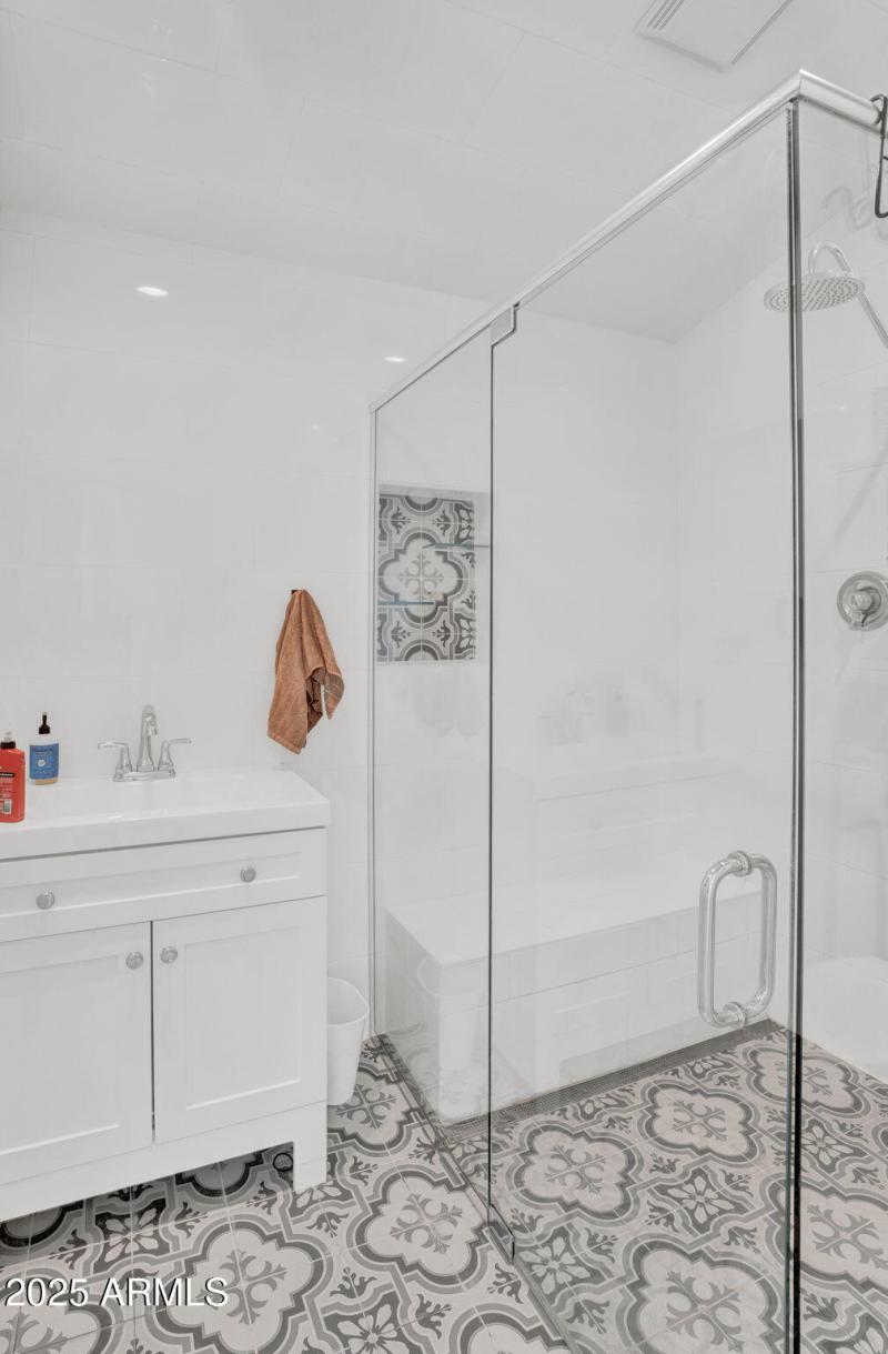 58-web-or-mls-18047 E Vencino-36