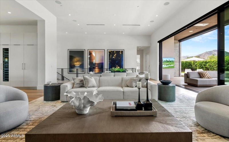 06-6802 E Joshua Tree Ln 06