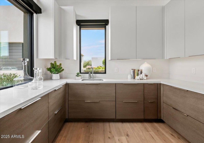 12-6802 E Joshua Tree Ln 14