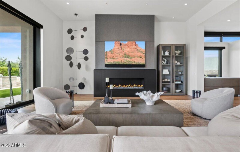 14-6802 E Joshua Tree Ln 16