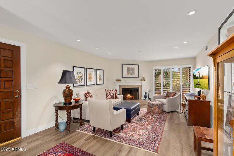 Gourgeous main level condo
