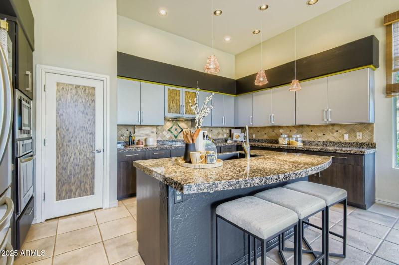 16 Kitchen