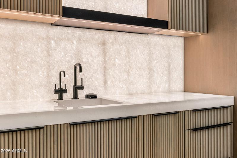 10lower level entertainment bar2