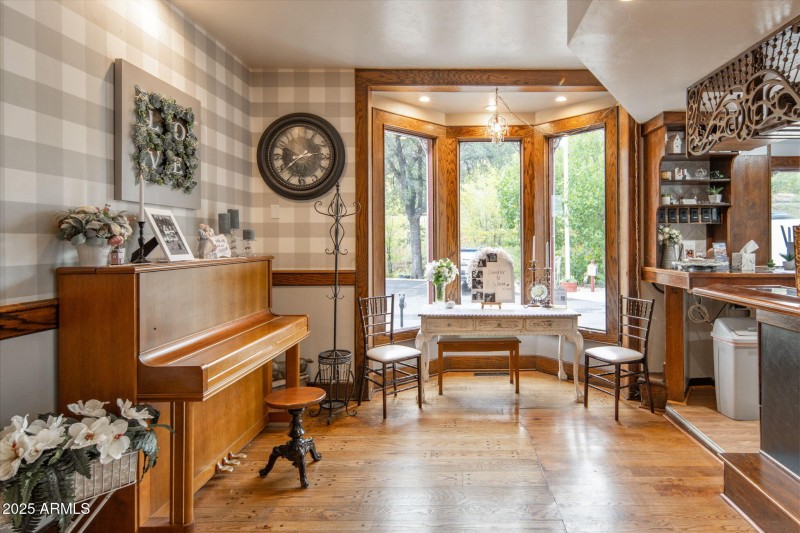 7-web-or-mls-2516-willow-creek-rd