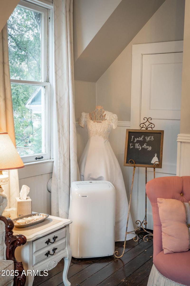 47-web-or-mls-2516-willow-creek-rd