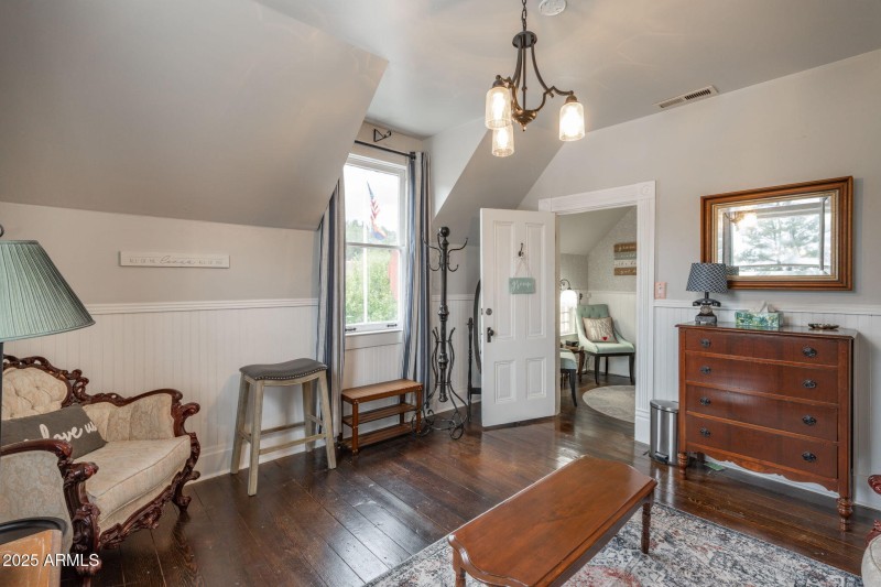 50-web-or-mls-2516-willow-creek-rd