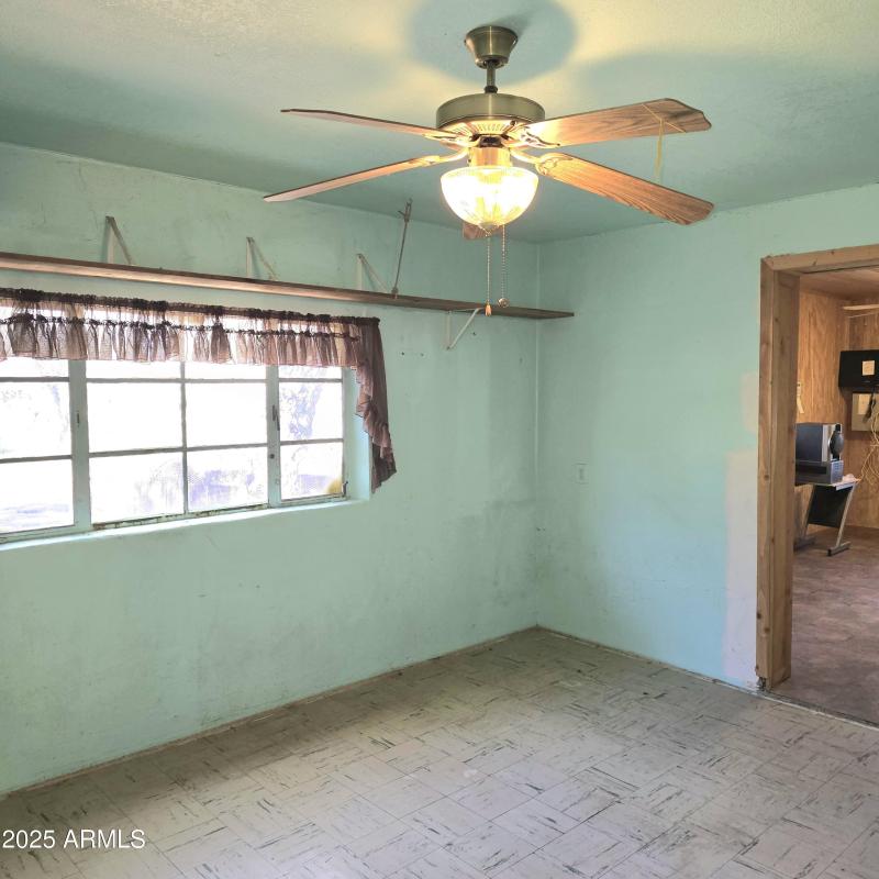 Turquoise Bdrm twd Window