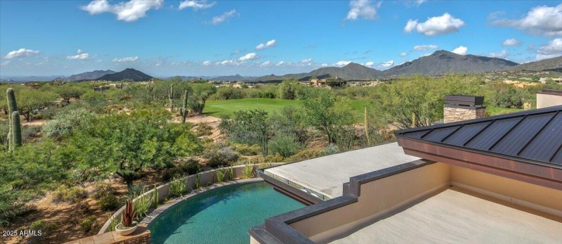 086-Golf Course Views