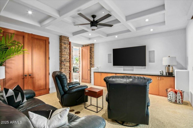 050-Office ~ Den Ensuite