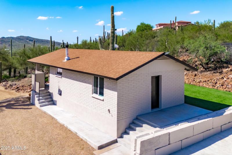 55-Office and Sauna House