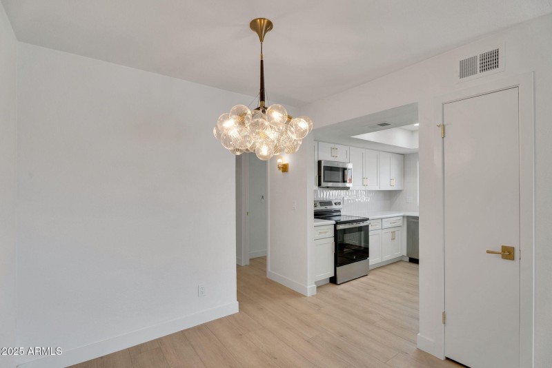 12-web-or-mls-4507 E Monte Way-13