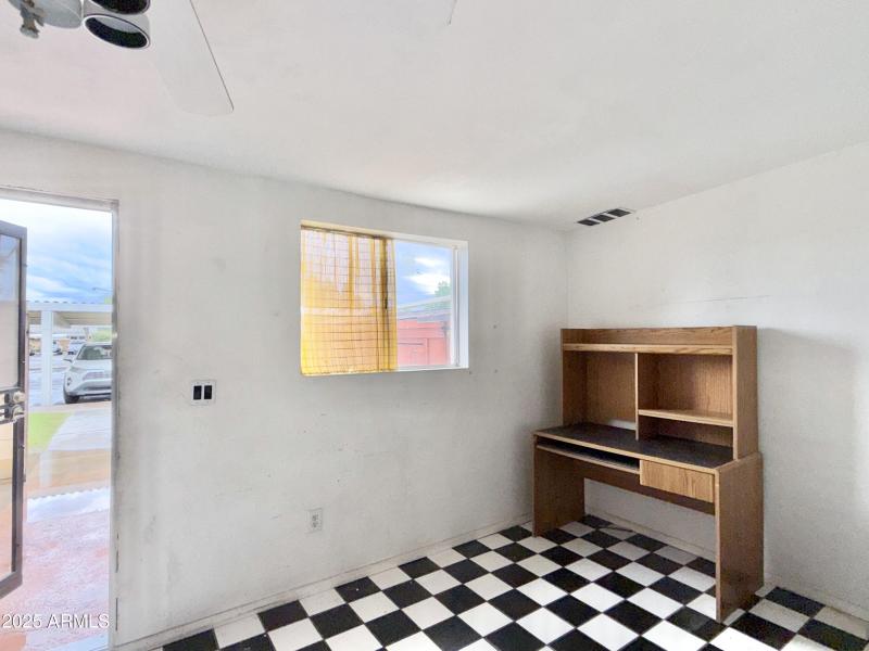 27 Bonus Room-Rear Entry