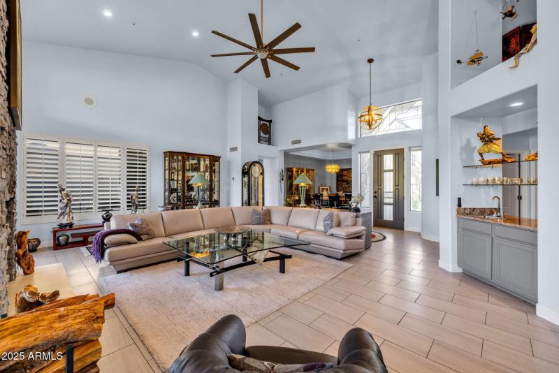 9-web-or-mls-896A1315