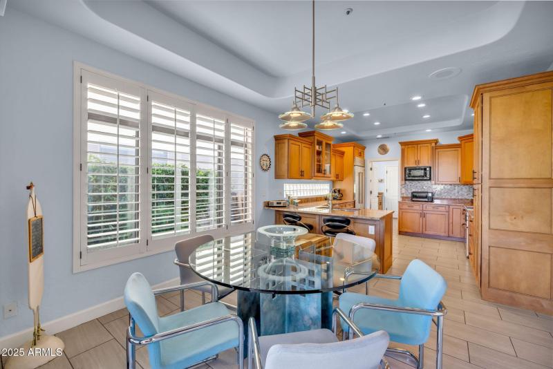 25-web-or-mls-896A1045