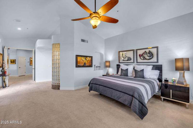 54-web-or-mls-896A1247