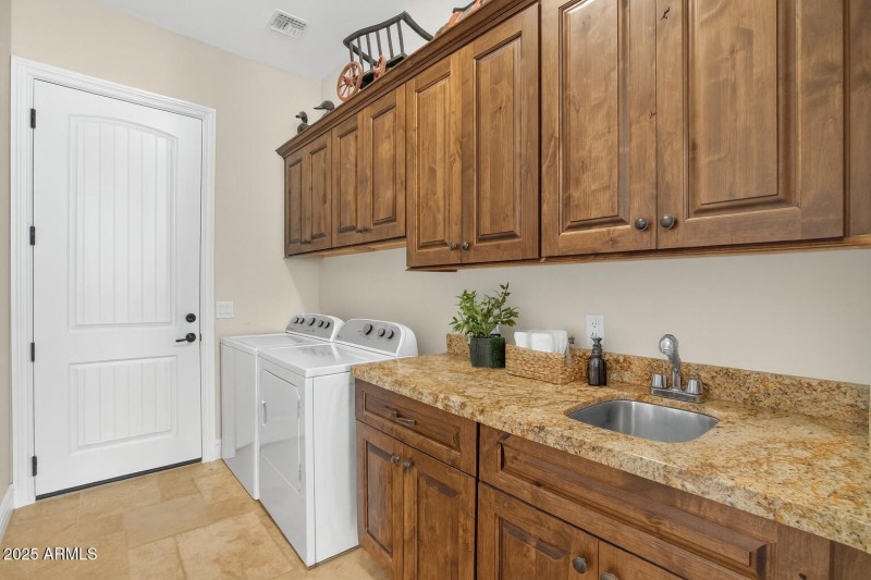 Washer & Dryer Included