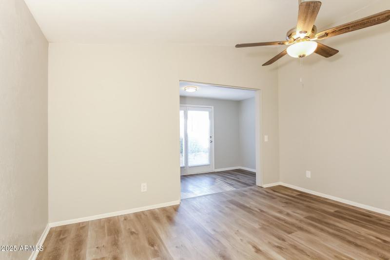 006-photo-family-room-11655068