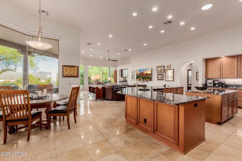 LARGE KITCHEN ISLAND 20 Desierto