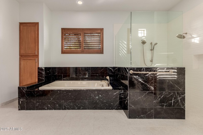 PRIMARY BATH SOAKING TUB