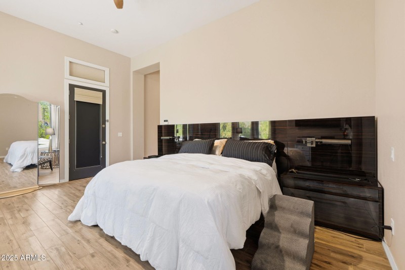 42001 N BRIDLEWOOD WAY