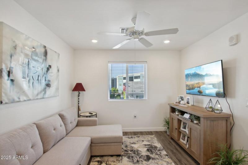 12945 W Greenway Rd L102-003