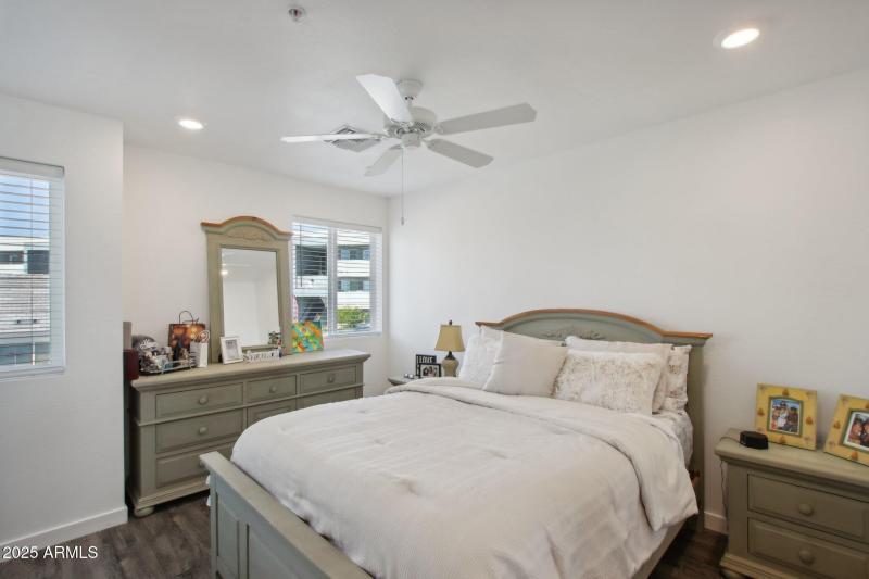 12945 W Greenway Rd L102-015