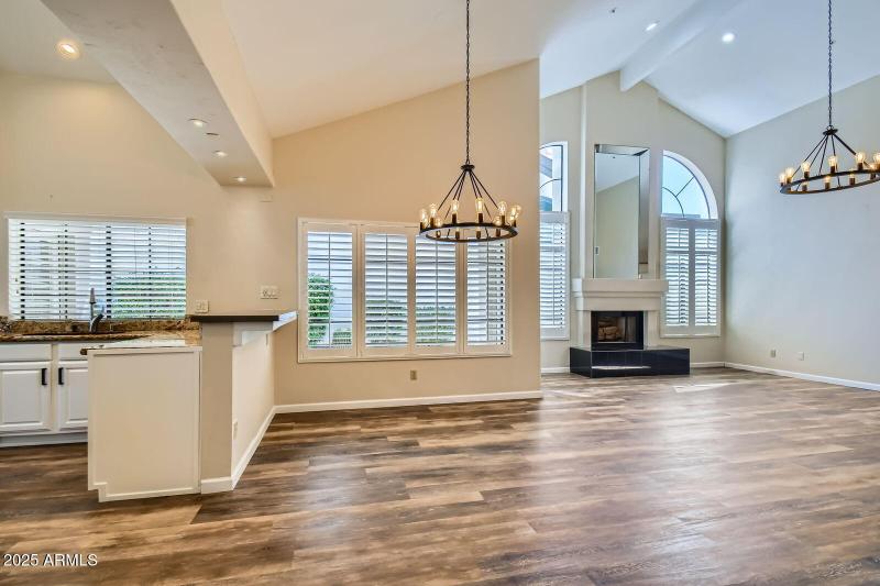 007 - 10 Dining Room