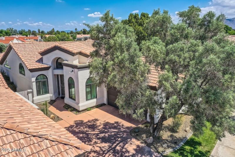 035 - 07 Exterior Front