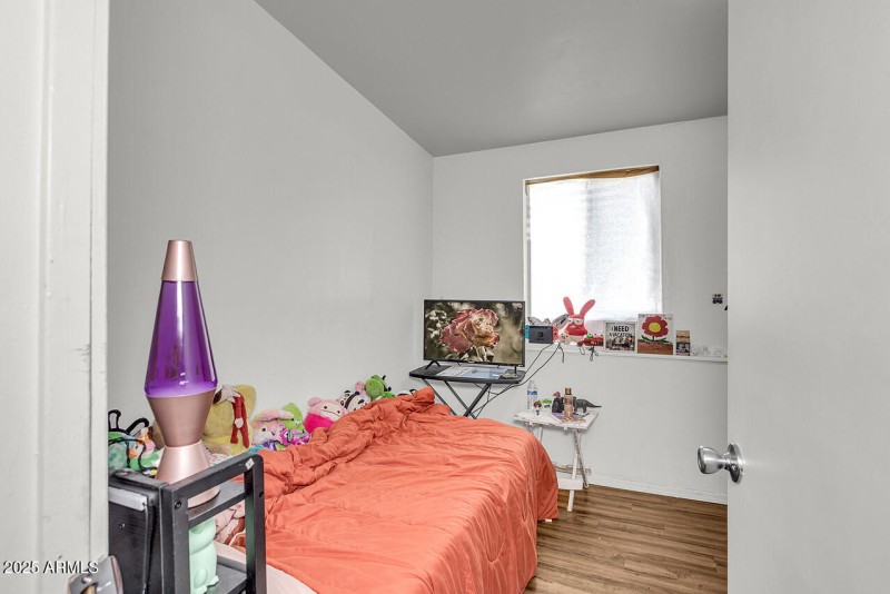 HK5A9015-w-Pic-in-TV-1280