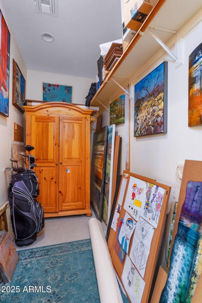 Large walk-in Bedroom 4