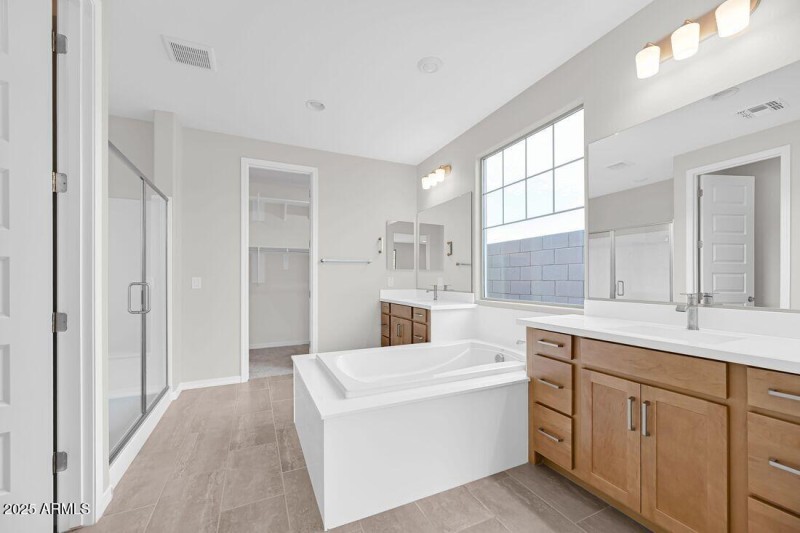 10201 W Weldon Avenue - ready Now!