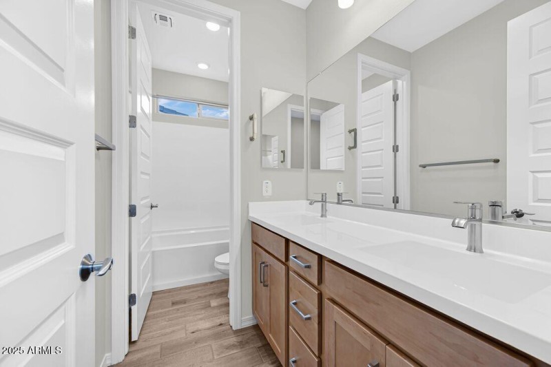 10201 W Weldon Avenue - ready Now!