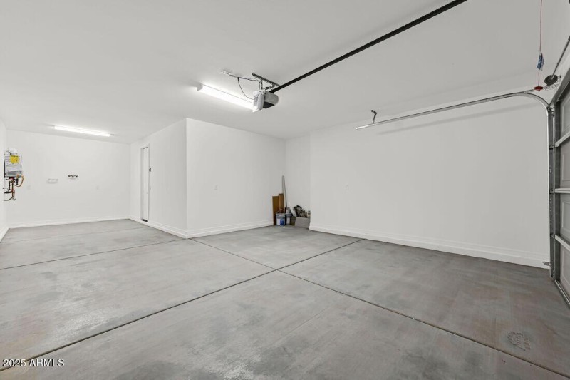 10201 W Weldon Avenue - ready Now!