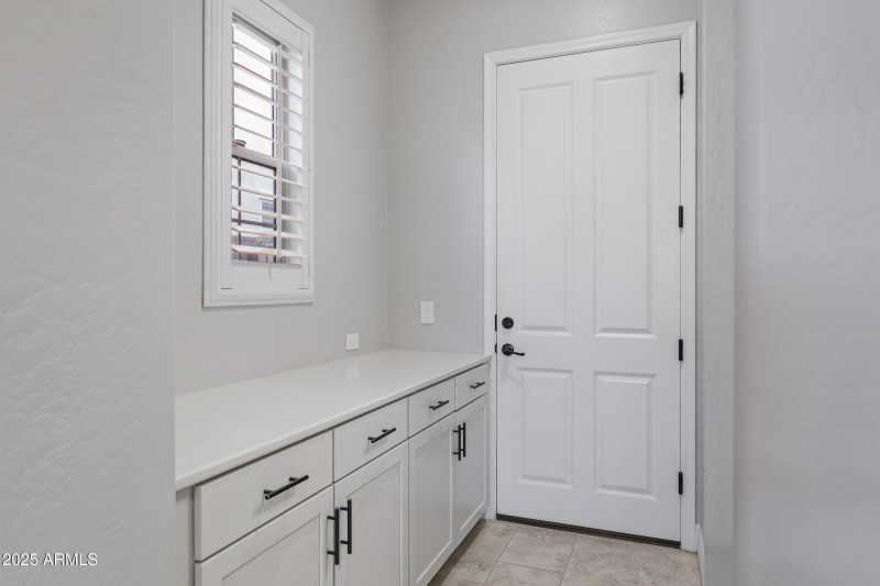 20947 W Mariposa St-22