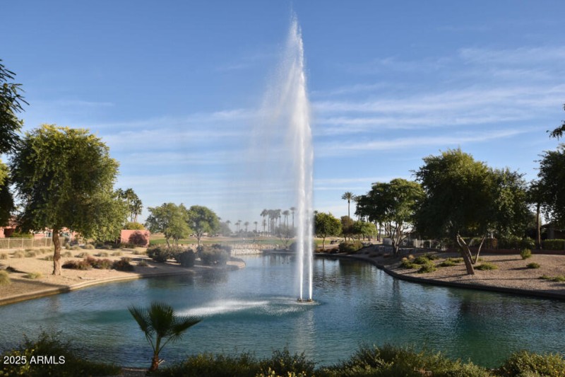 Sun_City_Grand_Amazing_Views_of_Lakes_an