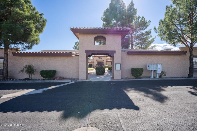 EIland Plaza_Exterior 2